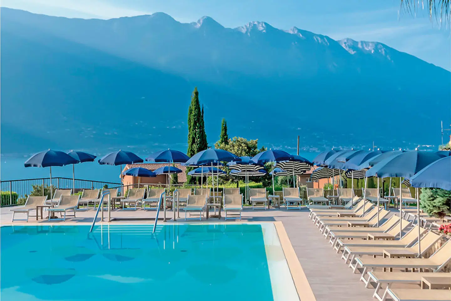 Hotel Royal Village OUTDOOR_POOL