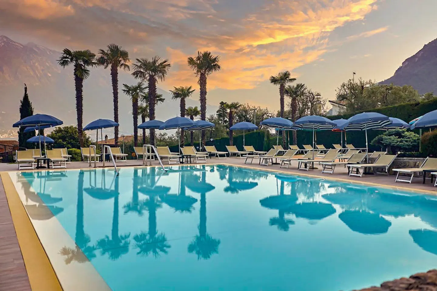 Hotel Royal Village OUTDOOR_POOL