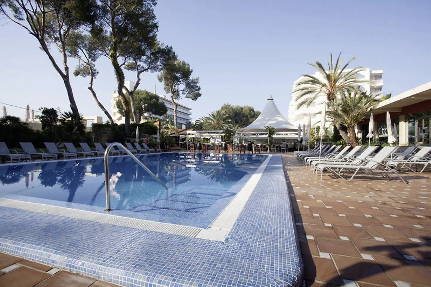 Obelisco OUTDOOR_POOL