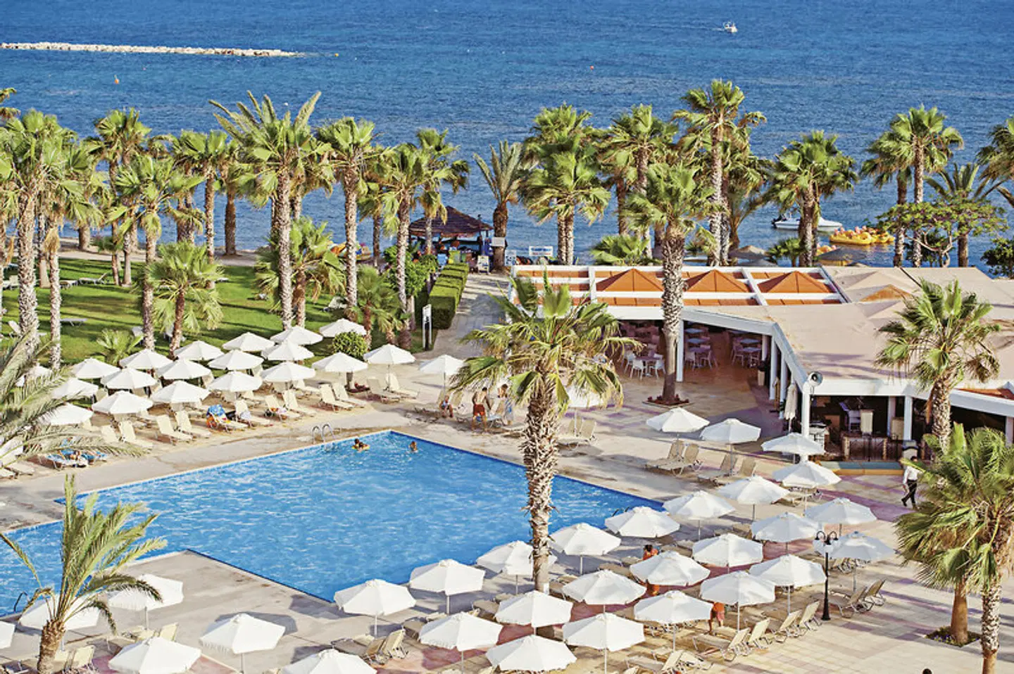 Louis Phaethon Beach Terrasse