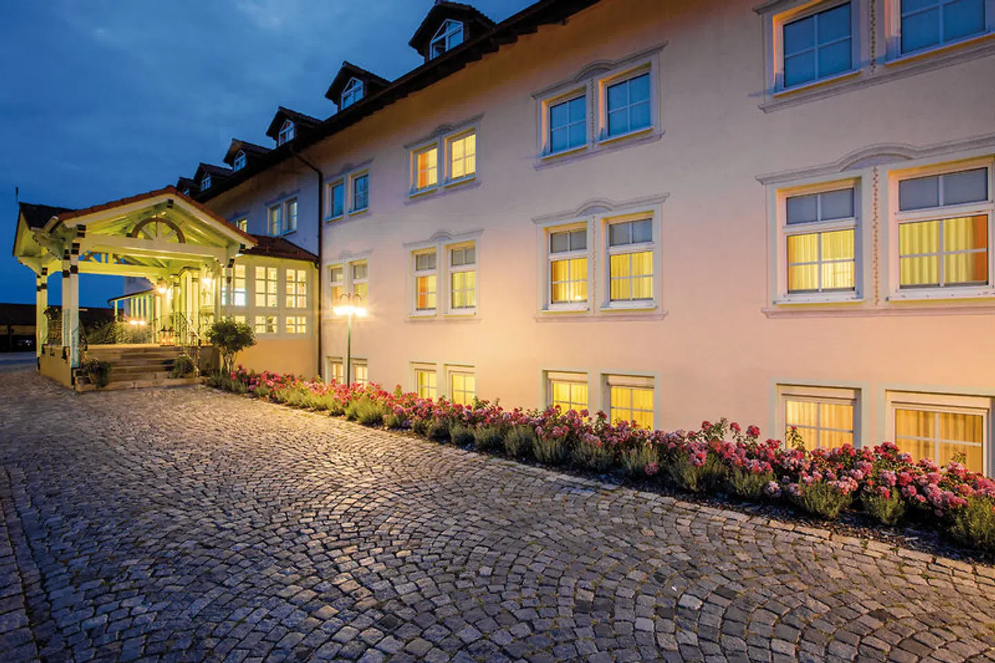 Hotel & Restaurant Linderhof EXTERIOR