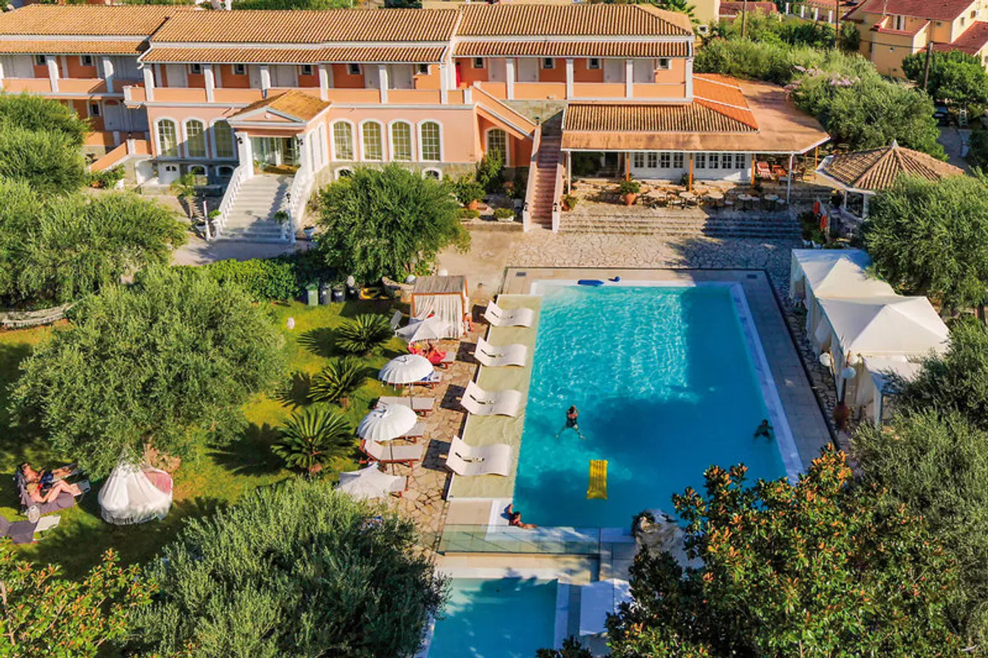 Nefeli OUTDOOR_POOL