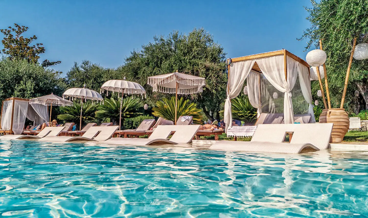 Nefeli OUTDOOR_POOL
