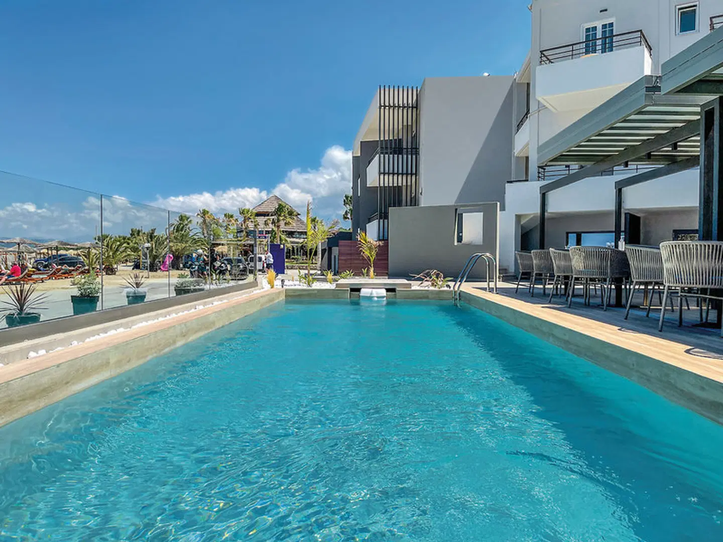 Mare Blue & Suites OUTDOOR_POOL