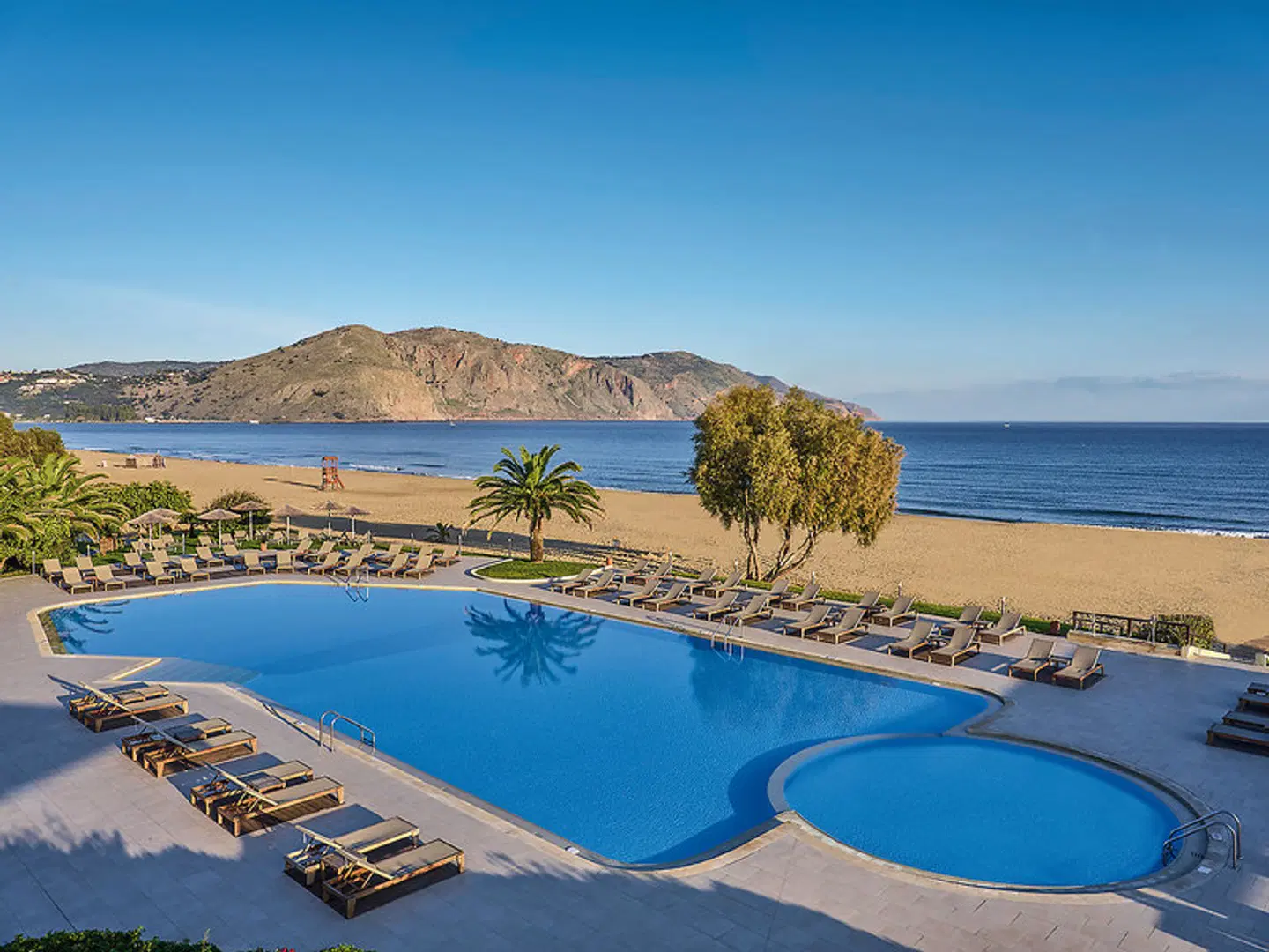 Pilot Beach Resort OUTDOOR_POOL