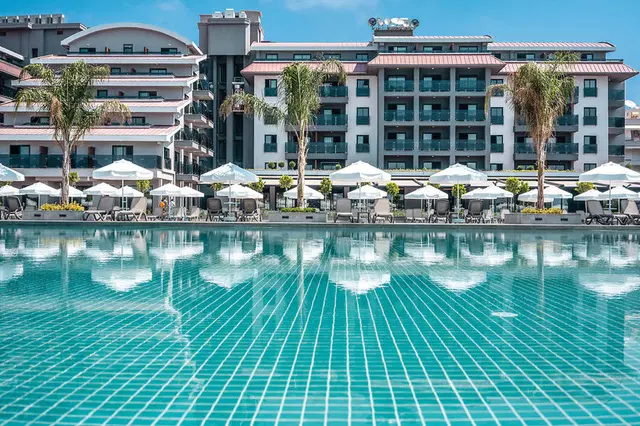 Green Garden Resort & Spa OUTDOOR_POOL