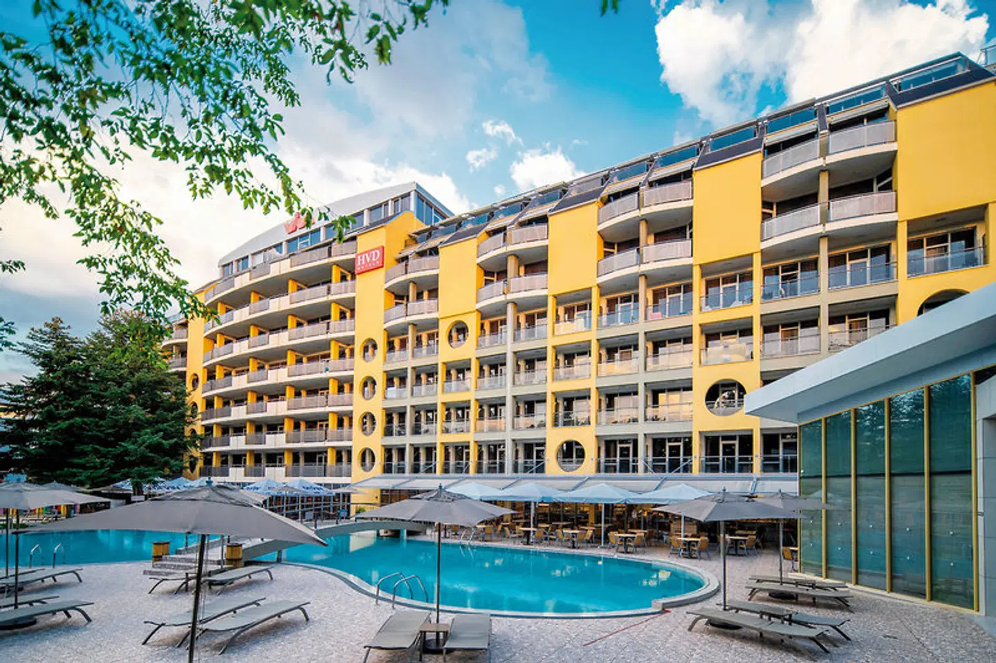 HVD Viva Club Hotel OUTDOOR_POOL
