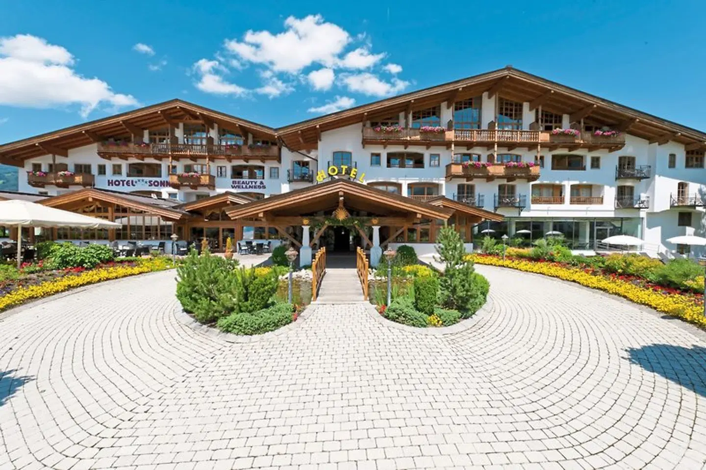 Hotel Sonne EXTERIOR