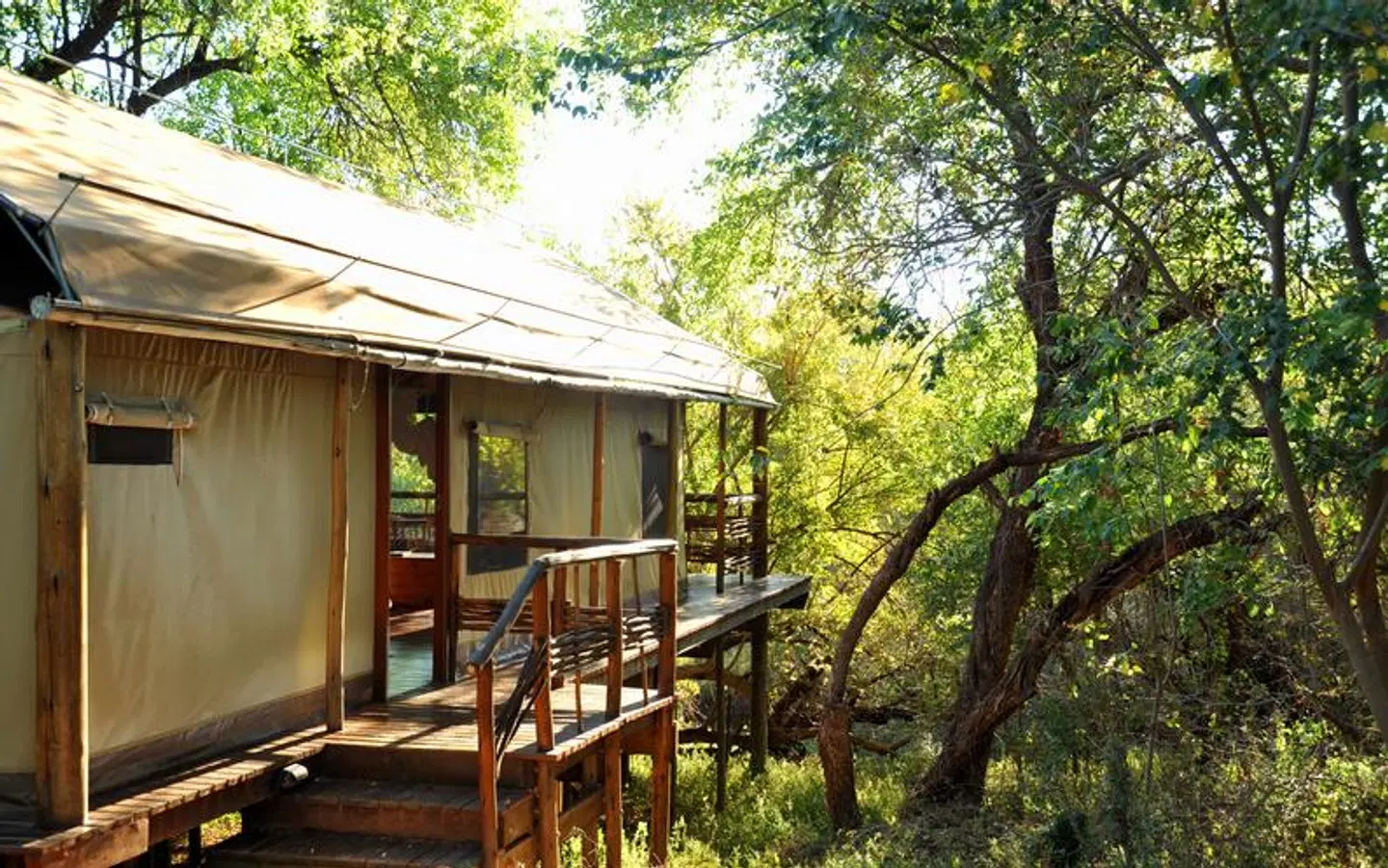 aha Thakadu River Camp Terrasse