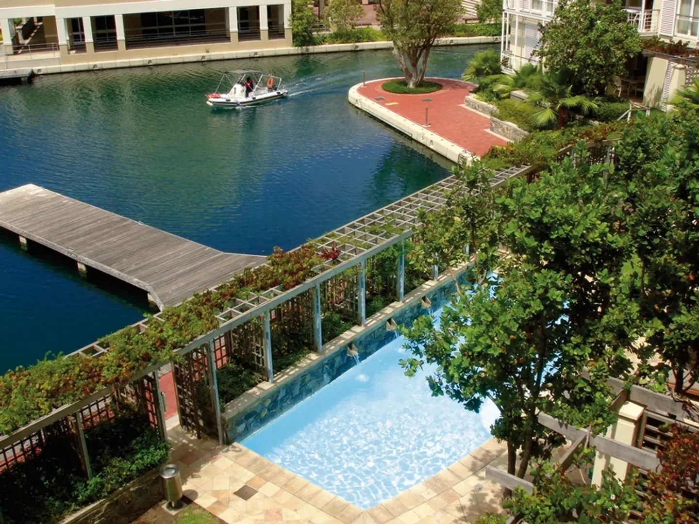 Waterfront Village OUTDOOR_POOL