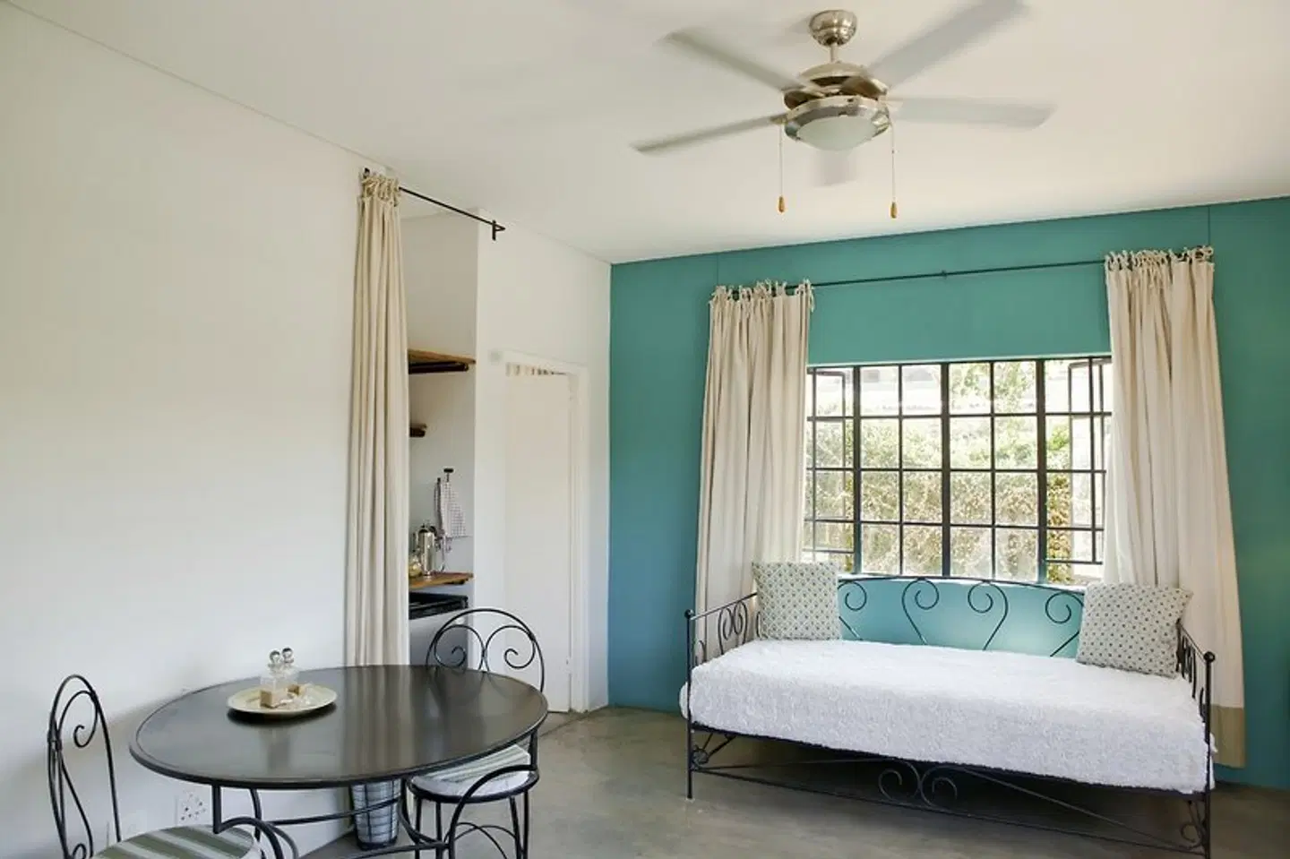 Olive Grove Guesthouse ROOM_EXAMPLE