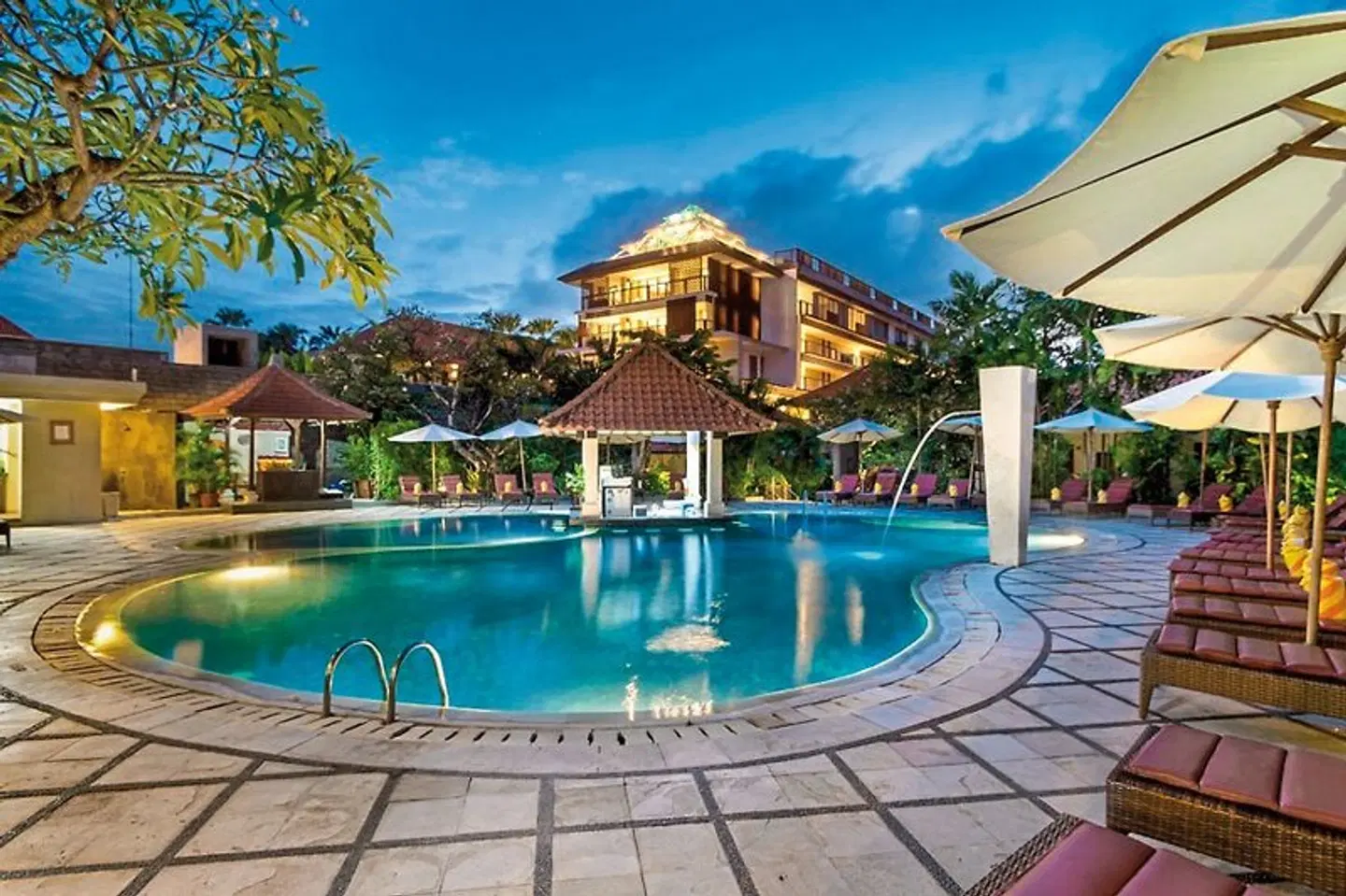 Puri Raja Hotel Legian Bali OUTDOOR_POOL