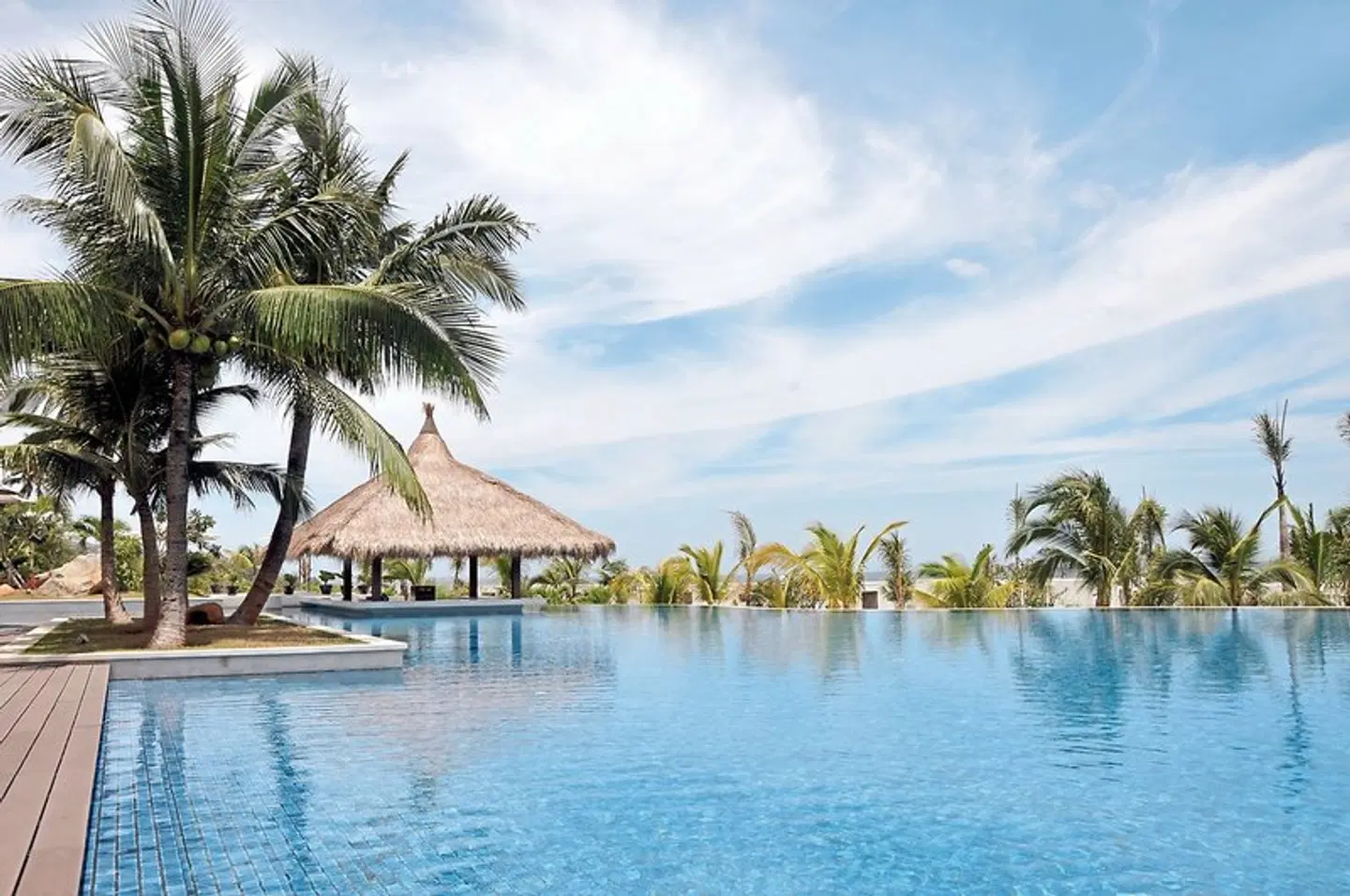 The Cliff Resort & Residences OUTDOOR_POOL