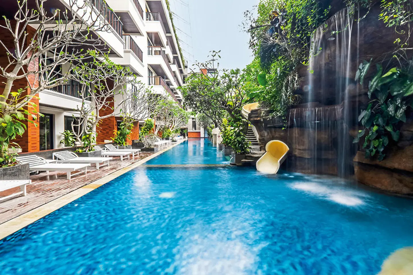 Jambuluwuk Oceano Seminyak OUTDOOR_POOL
