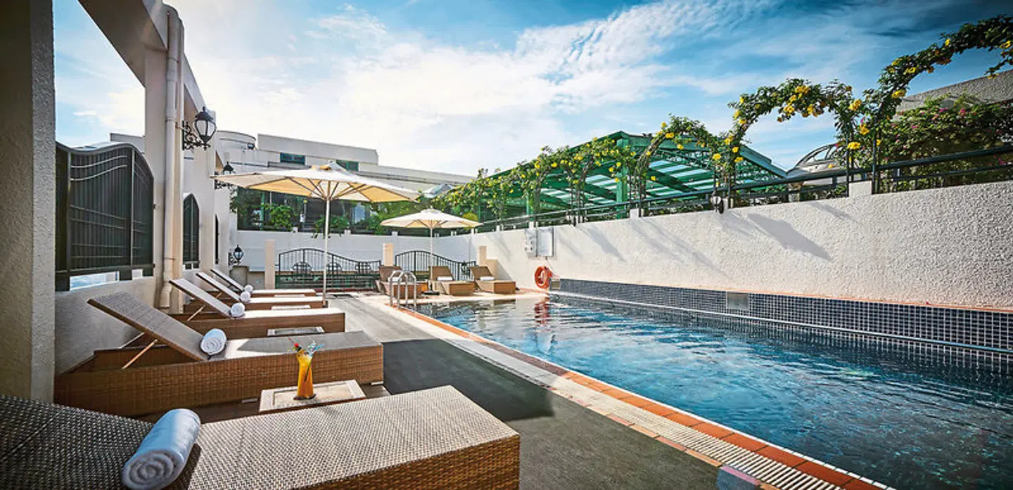 Windsor Plaza Hotel OUTDOOR_POOL