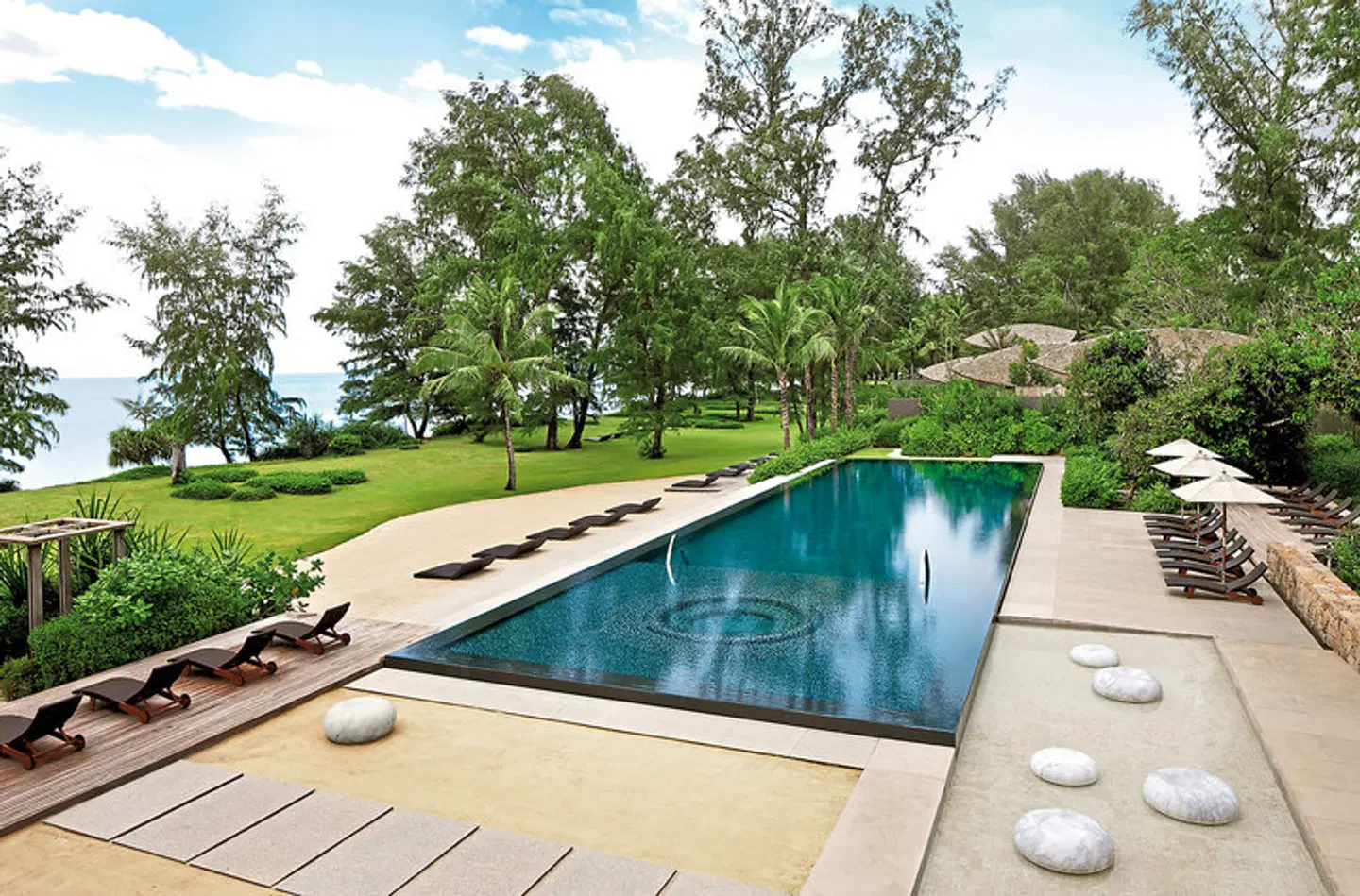 Renaissance Phuket Resort & Spa OUTDOOR_POOL