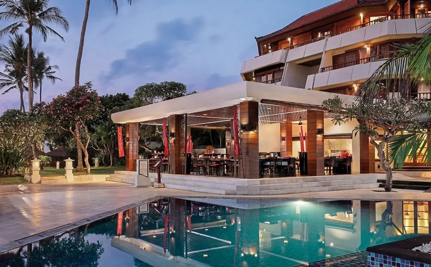 Nusa Dua Beach Hotel & Spa OUTDOOR_POOL