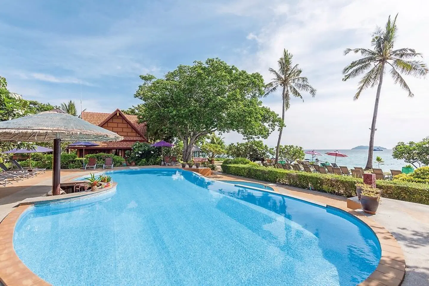 P.P. Erawan Palms Resort OUTDOOR_POOL