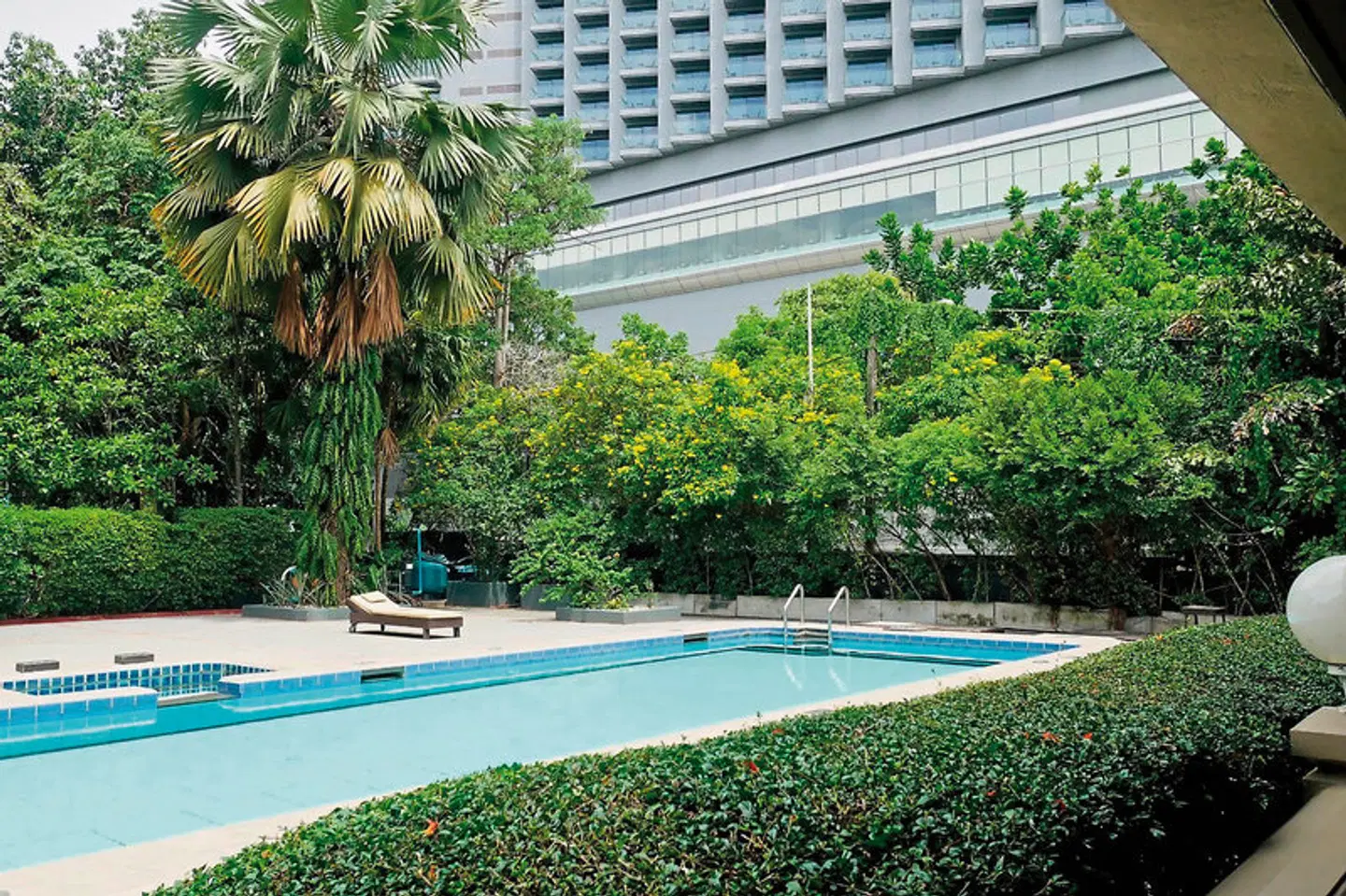 Let's Hyde Resort & Villas EXTERIOR