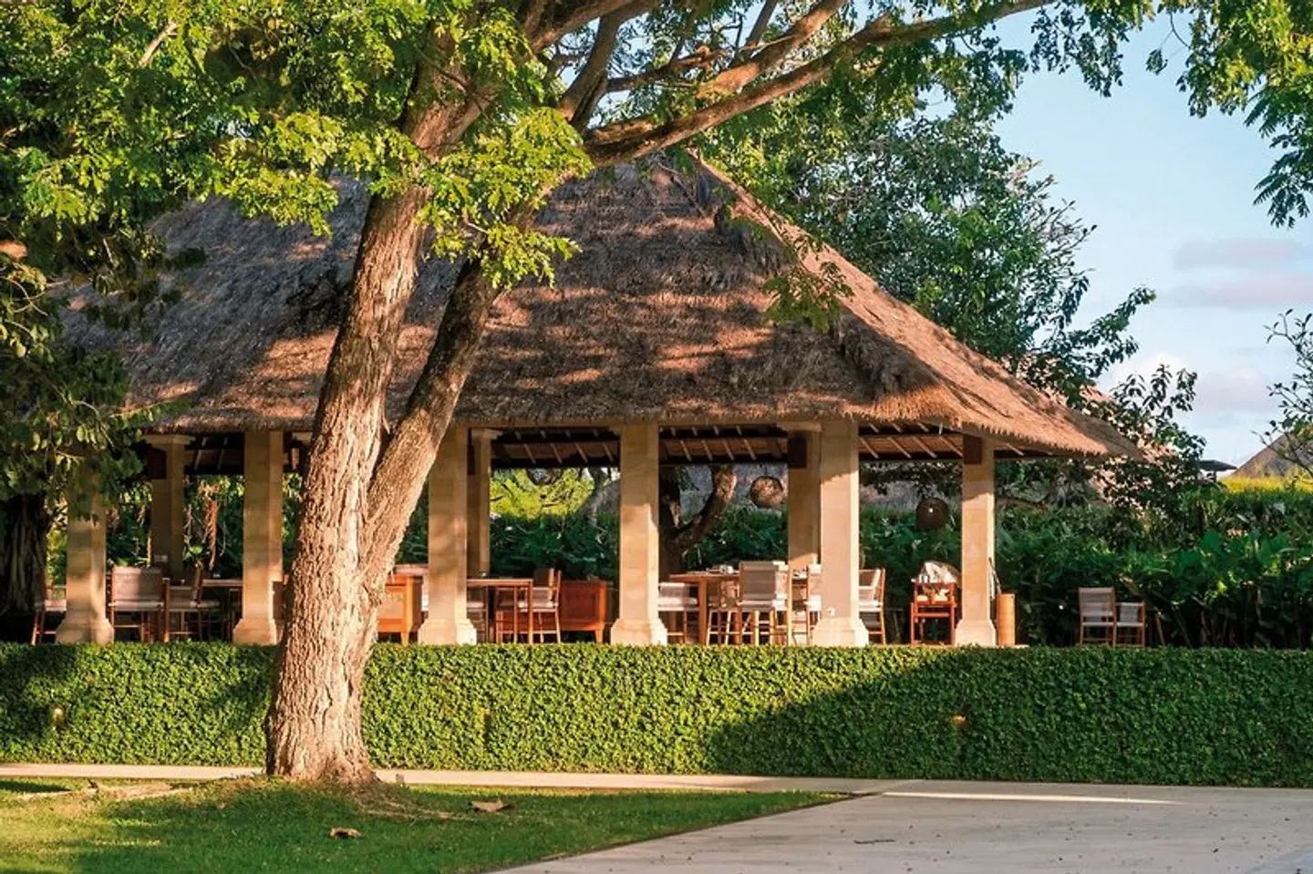 REVIVO Wellness Resort Nusa Dua Bali Garten