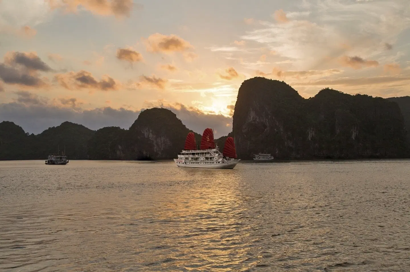 Erlebnis Halong Bucht (1 Nacht) LANDSCAPE