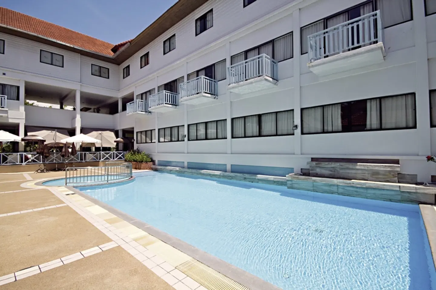 Chom View Hotel OUTDOOR_POOL