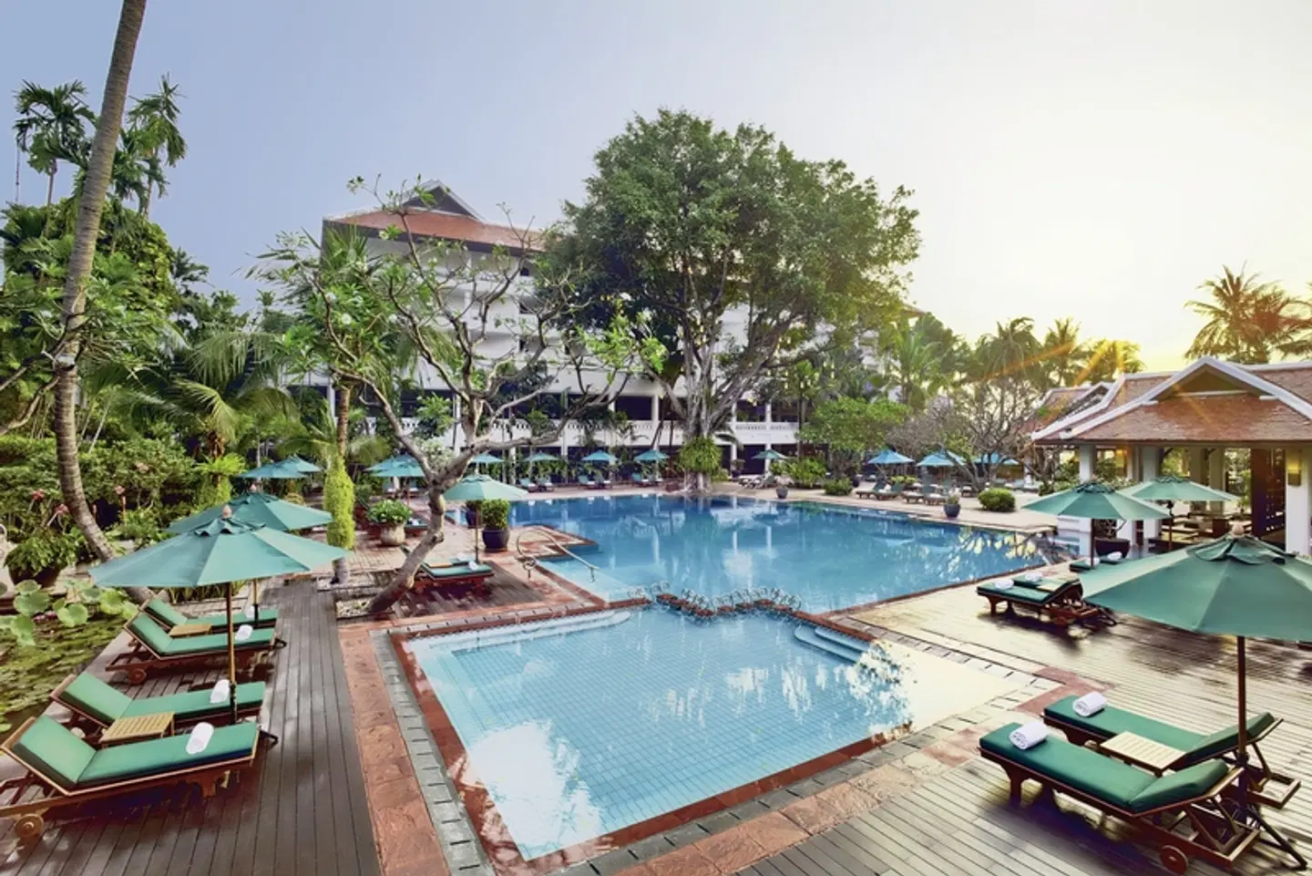 Anantara Riverside Bangkok Resort OUTDOOR_POOL