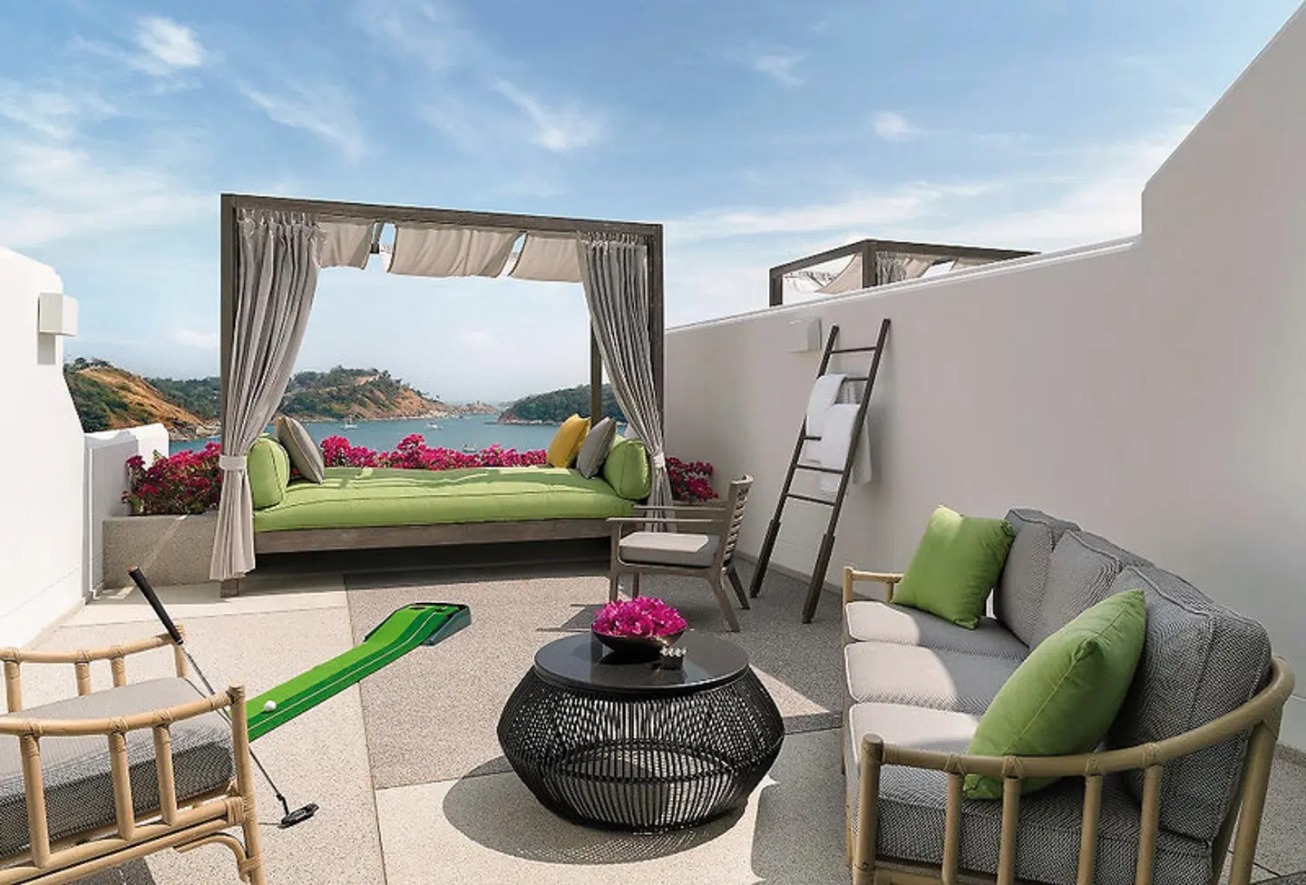 The Nai Harn Phuket Terrasse