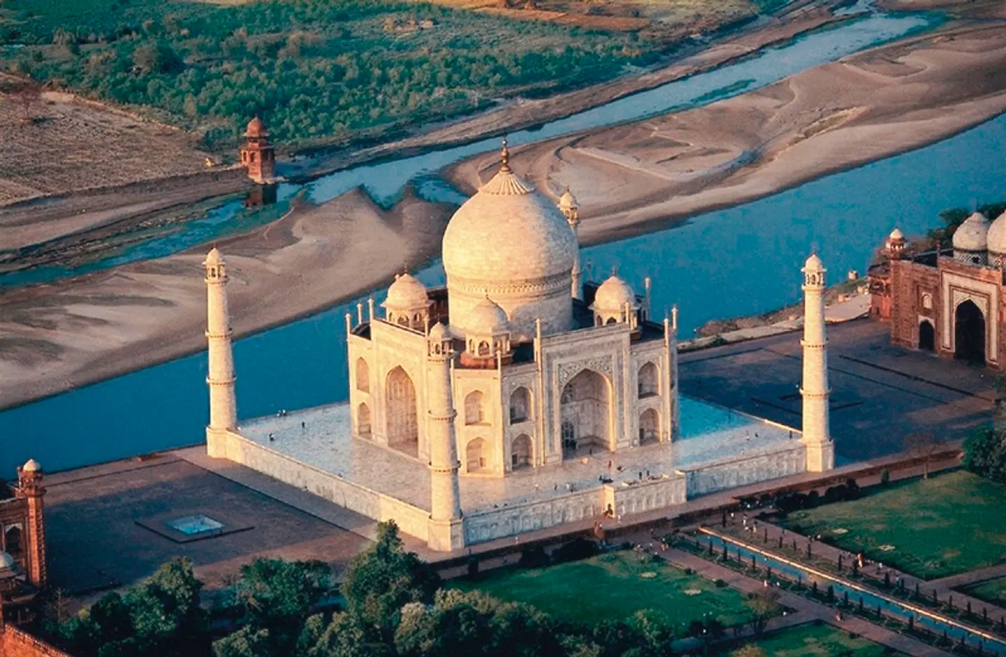 Auf den Spuren der Maharadschas EXTERIOR