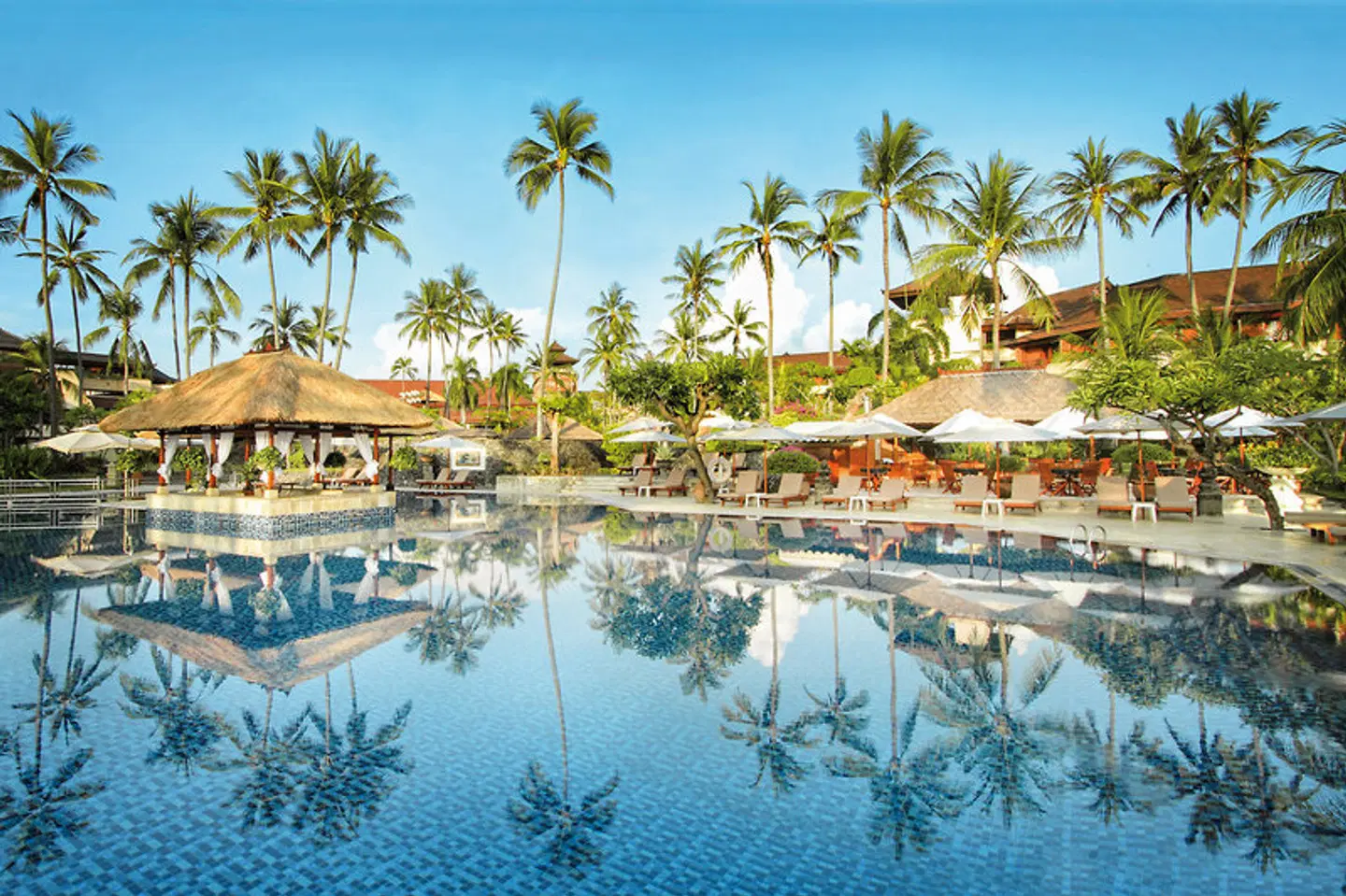 Nusa Dua Beach Hotel & Spa OUTDOOR_POOL