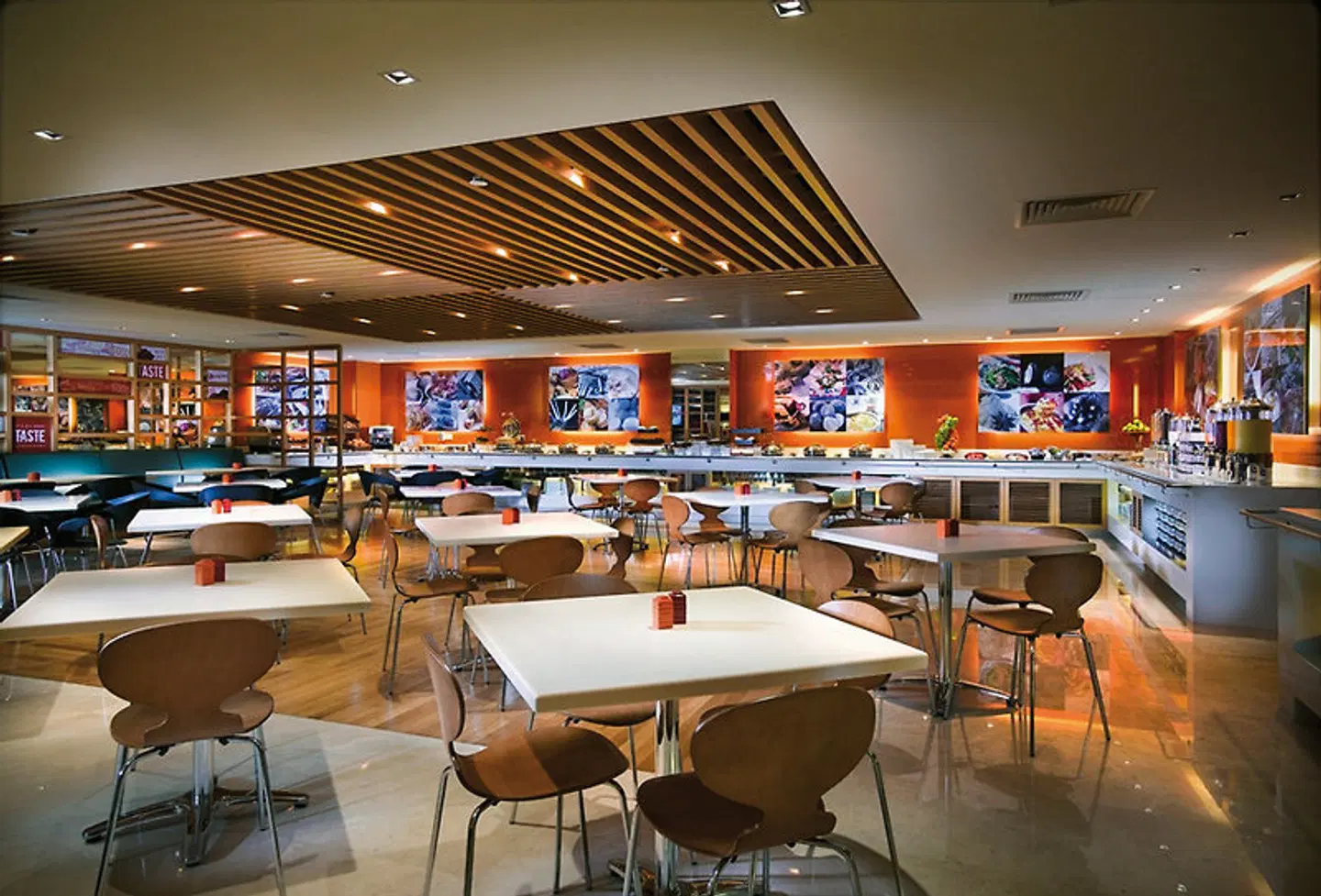 Ibis Singapore on Bencoolen Bar