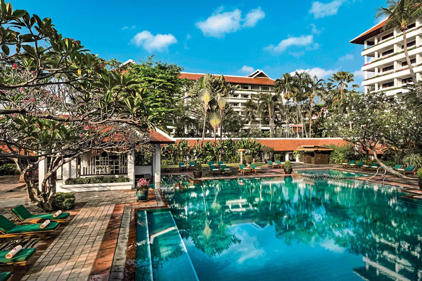 Anantara Riverside Bangkok Resort OUTDOOR_POOL