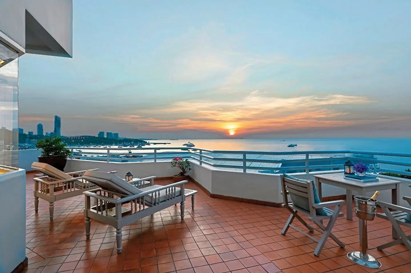 Avani Pattaya Resort Terrasse