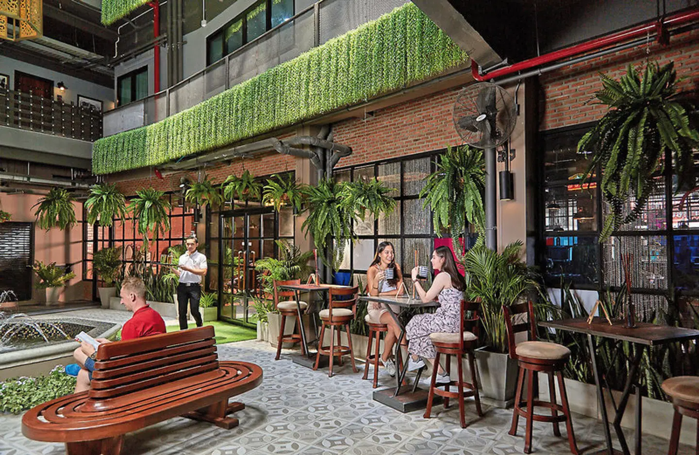 W22 by Burasari Bar