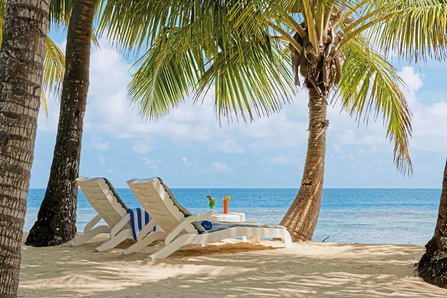 Equator Village Maldives Strand
