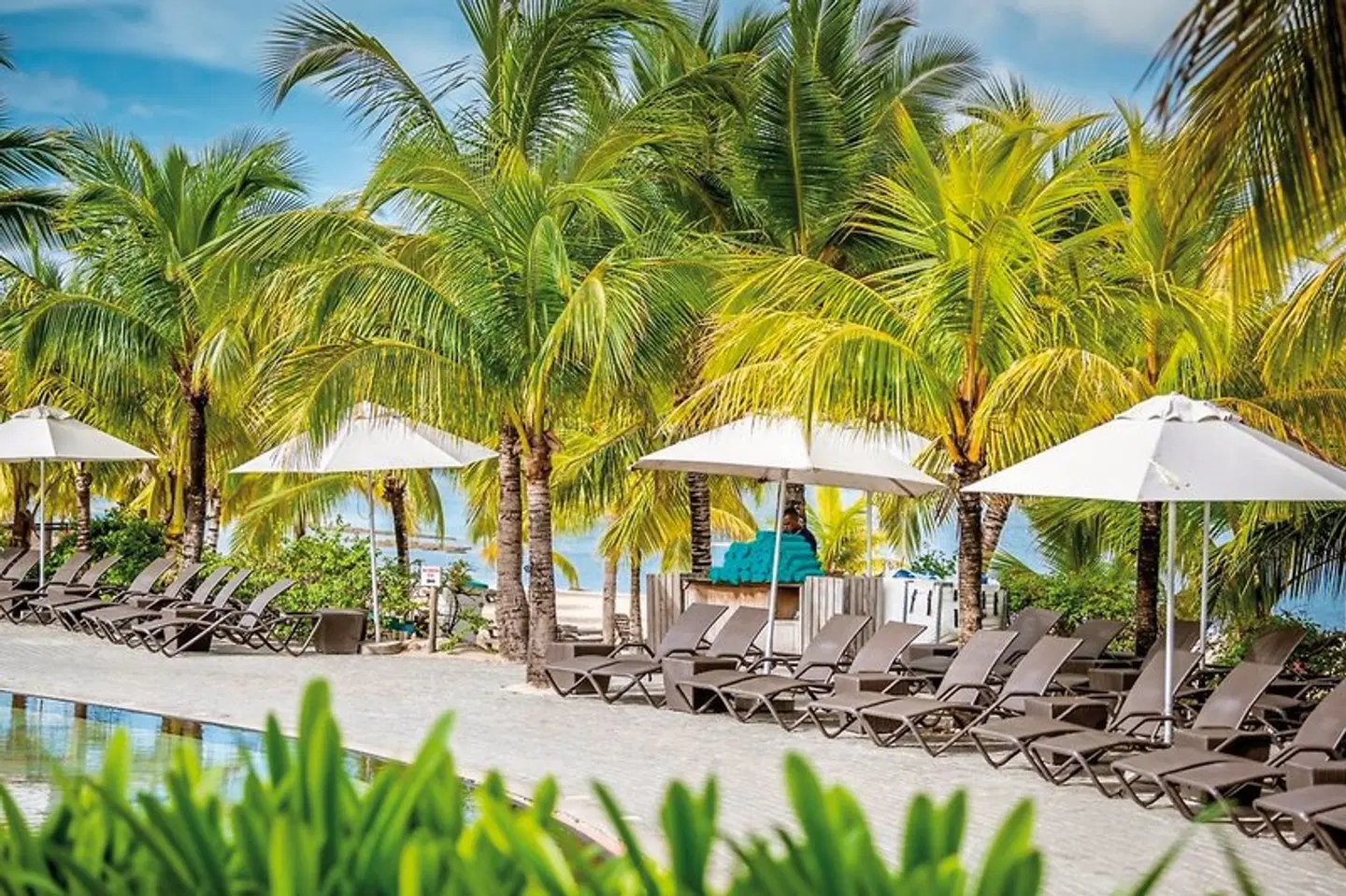 Victoria for 2 Beachcomber Resort & Spa Strand