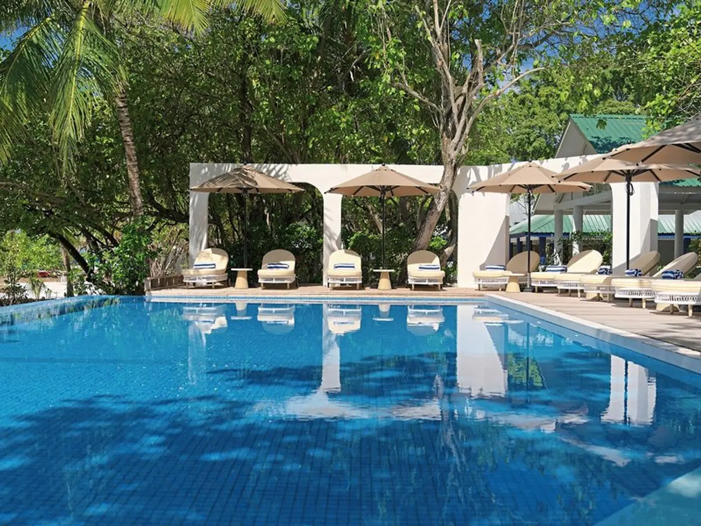 Eri Maldives OUTDOOR_POOL