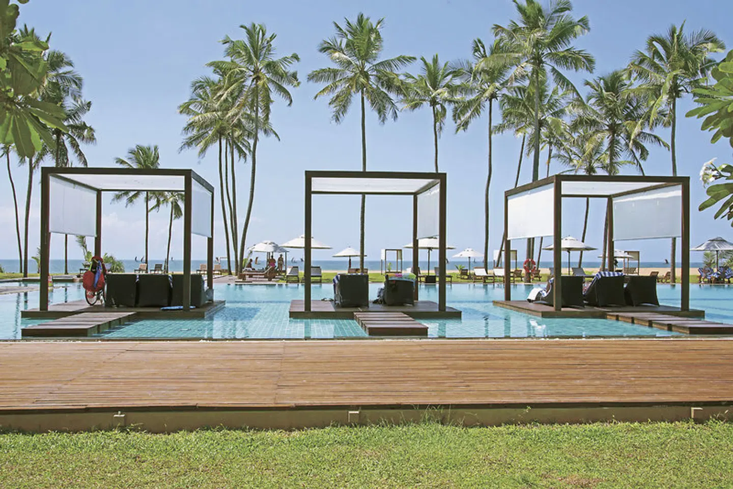 Suriya Resort & Spa OUTDOOR_POOL
