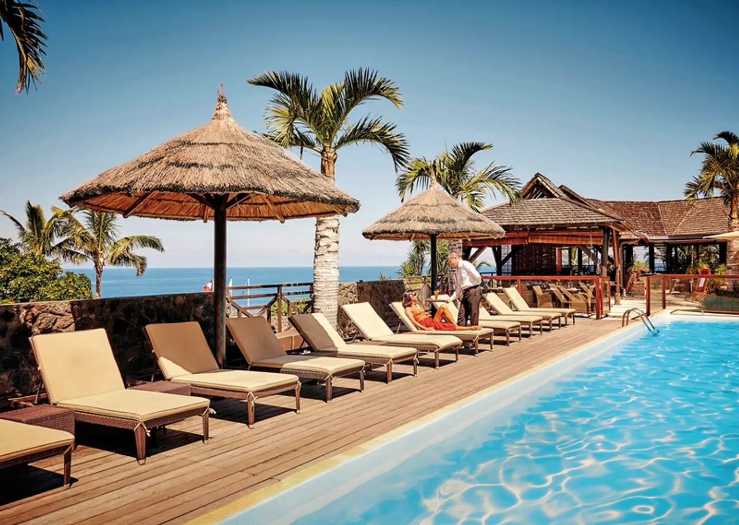 Iloha Seaview Hotel OUTDOOR_POOL