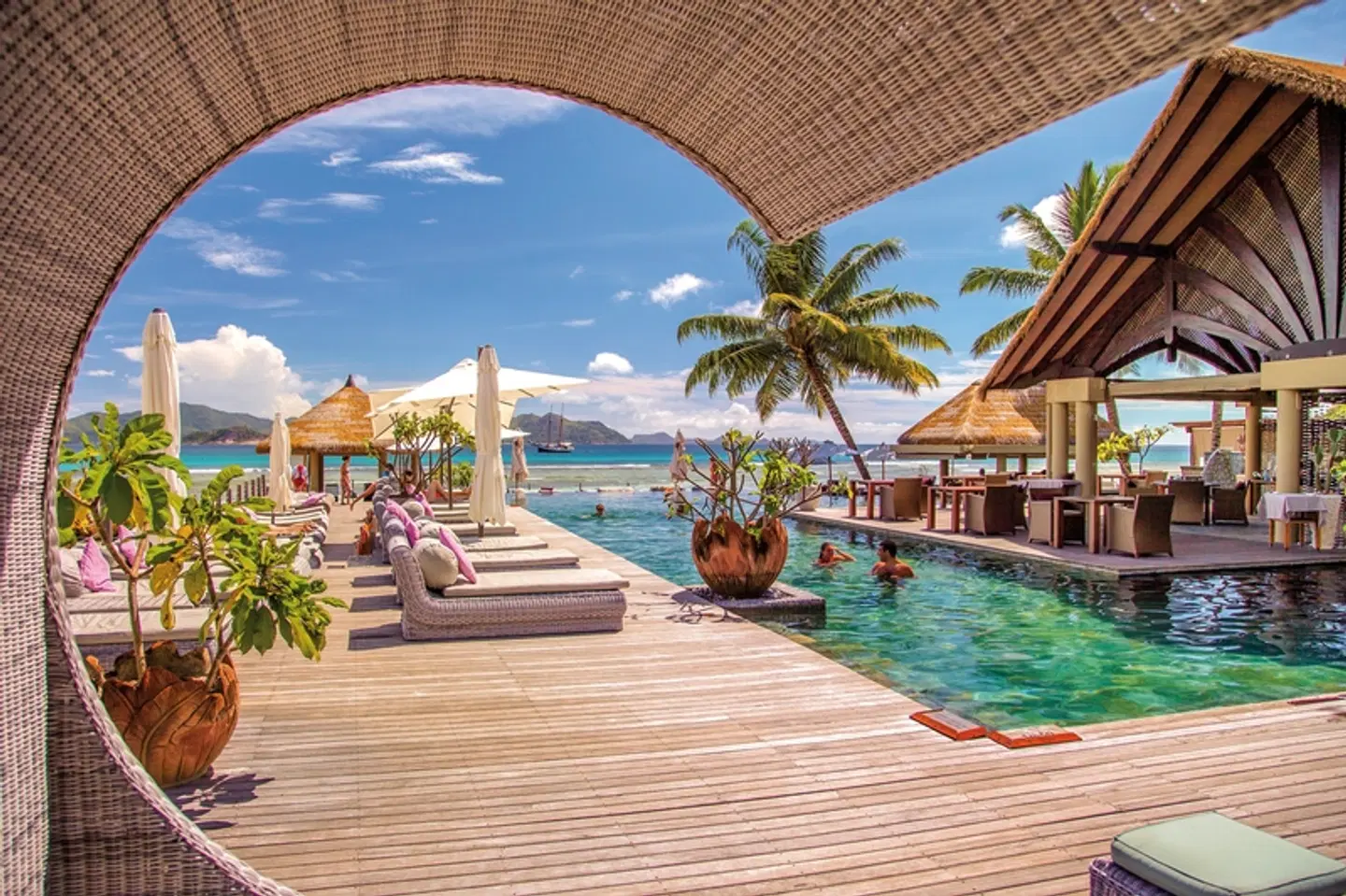 Le Domaine de l'Orangeraie OUTDOOR_POOL