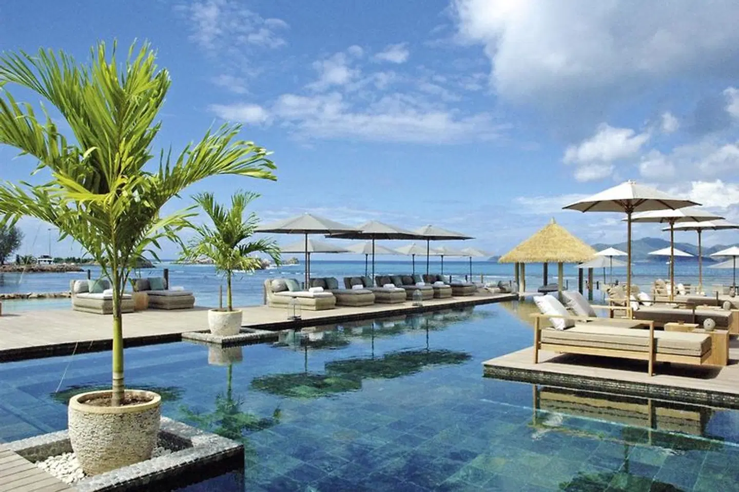 Le Domaine de l'Orangeraie OUTDOOR_POOL