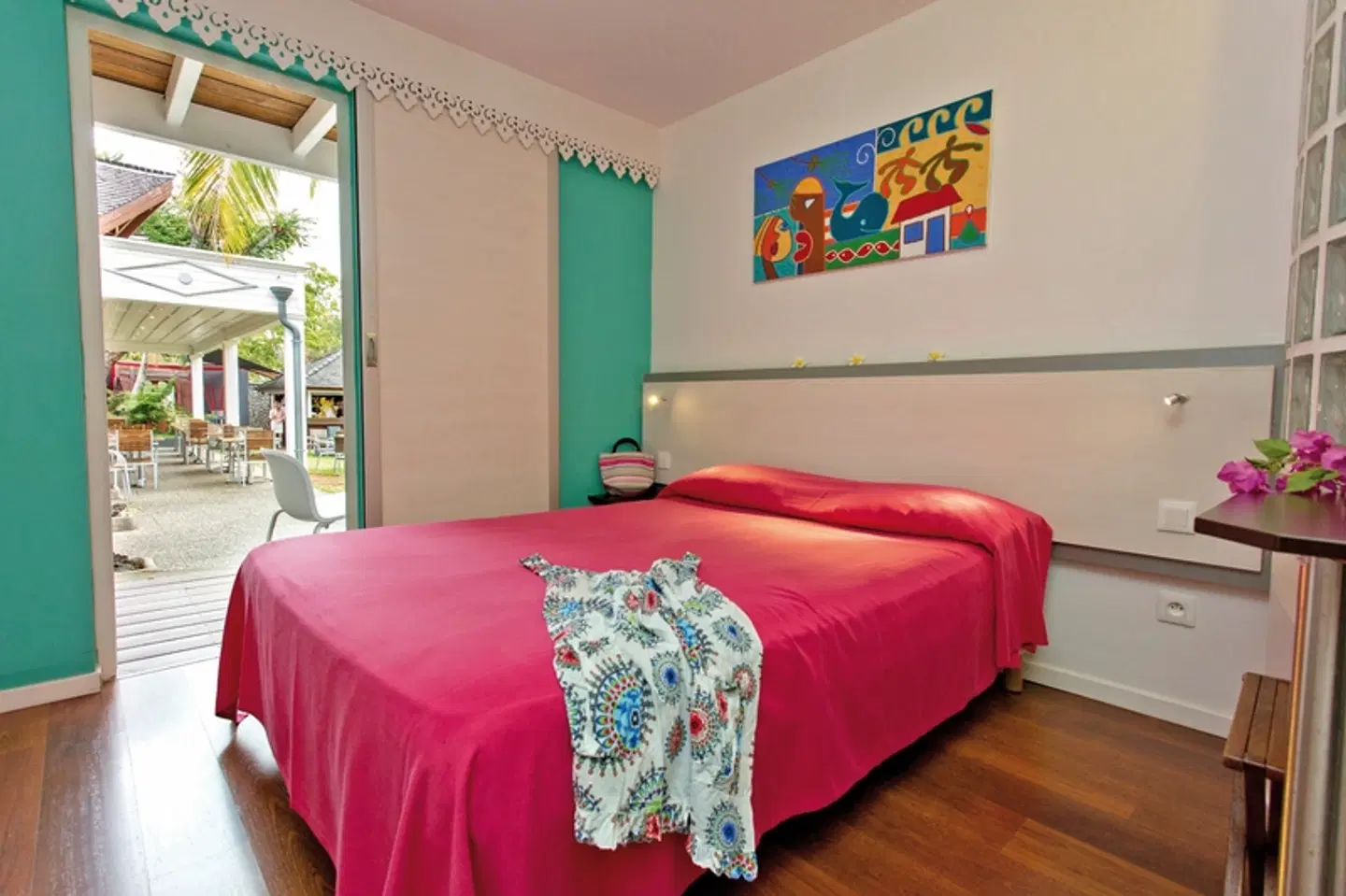 Alamanda ROOM_EXAMPLE