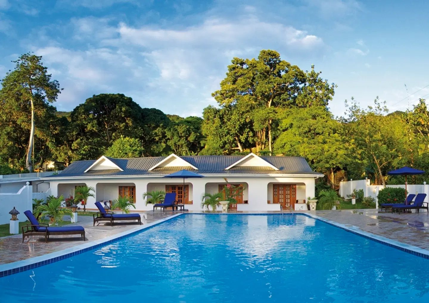 The Britannia Hotel OUTDOOR_POOL