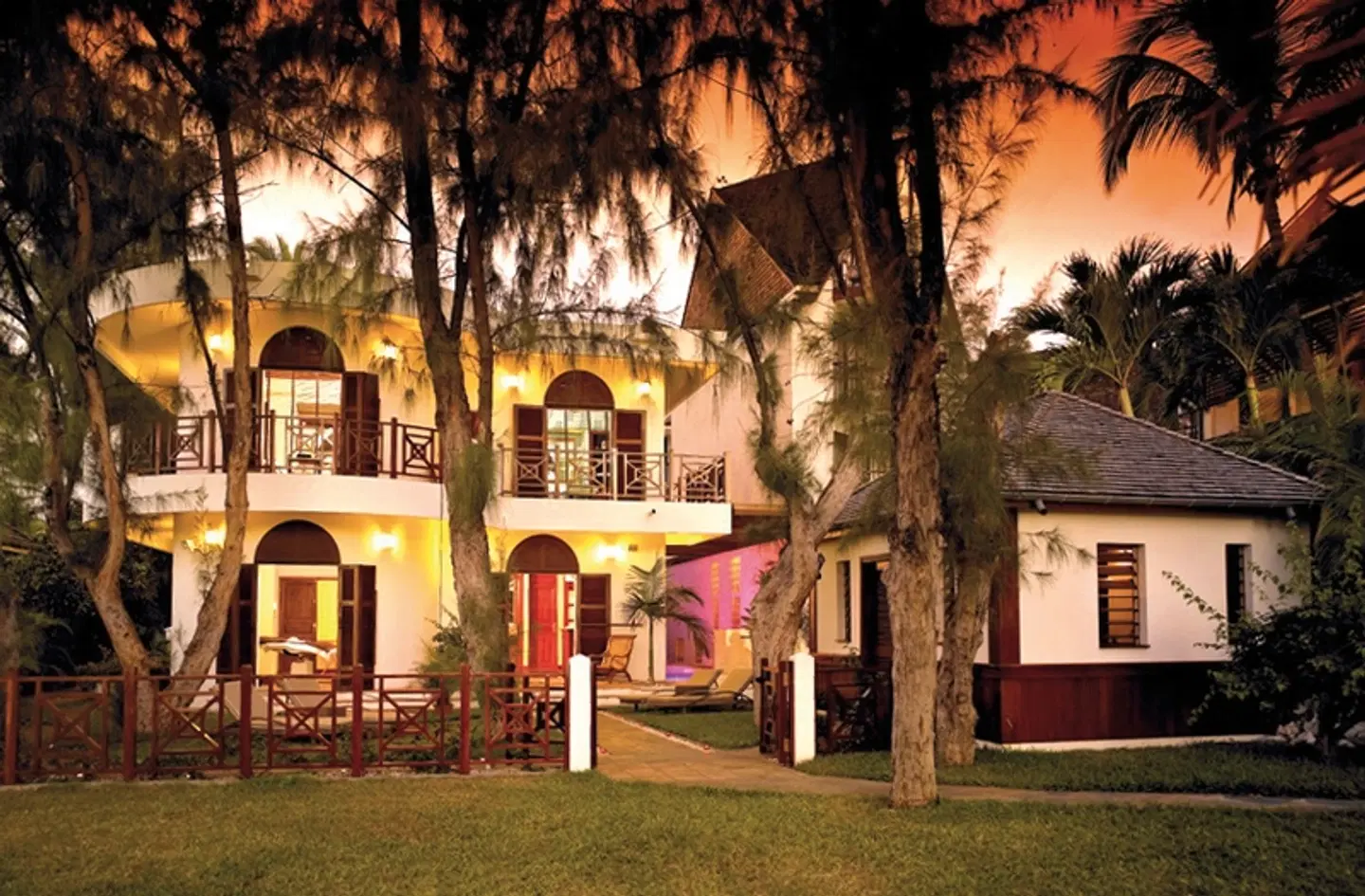 Le Saint Alexis Hotel & Spa EXTERIOR