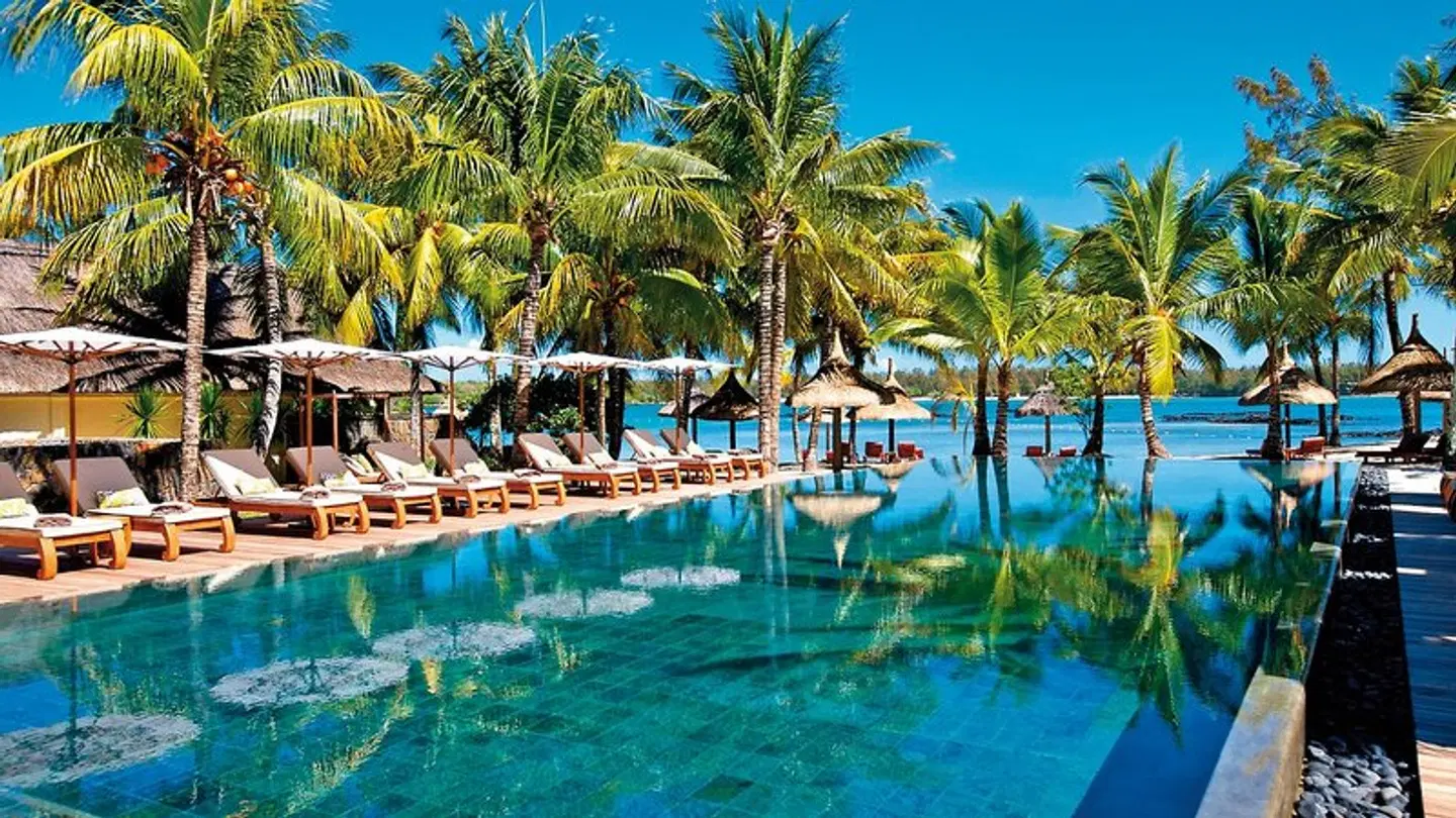 Constance Prince Maurice OUTDOOR_POOL