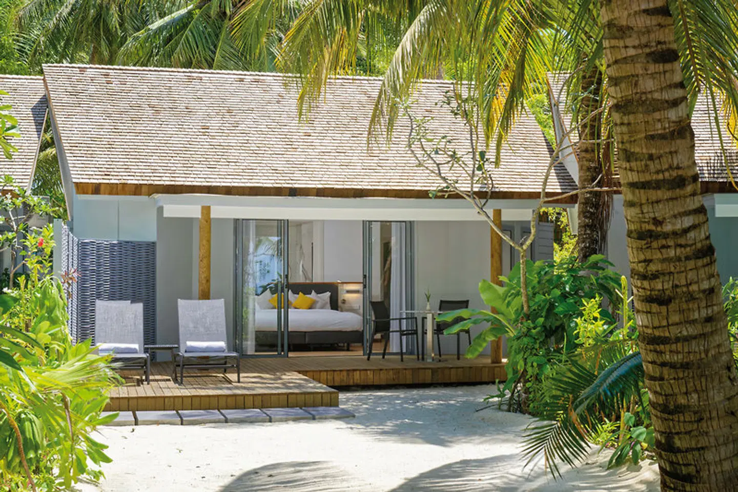 Outrigger Maldives Maafushivaru Resort EXTERIOR