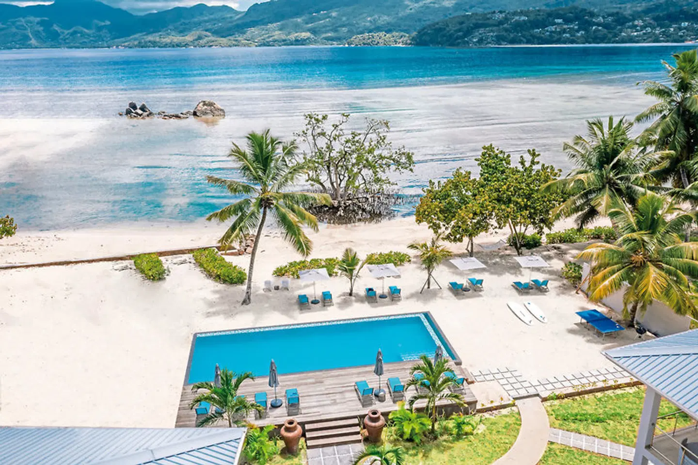 Pineapple Beach Villas OUTDOOR_POOL