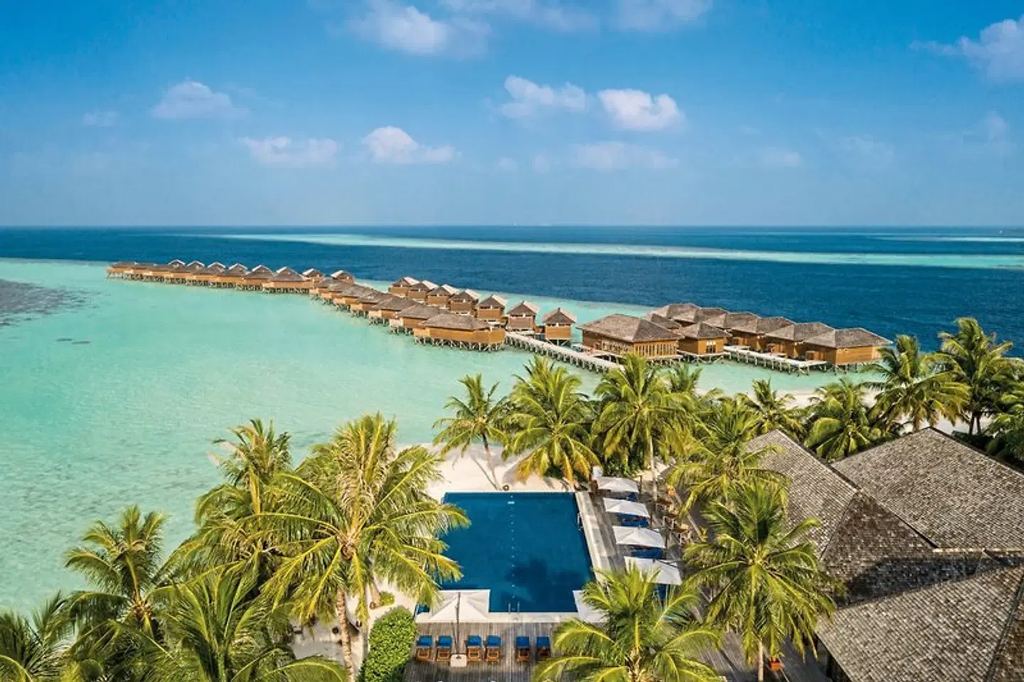 Vilamendhoo Island Resort & Spa EXTERIOR
