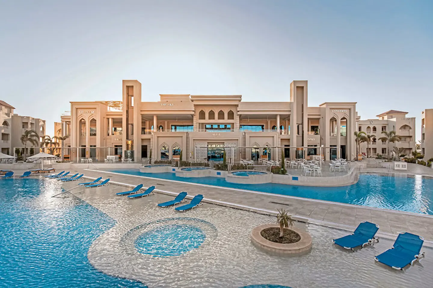 Pickalbatros Aqua Blu Resort Hurghada OUTDOOR_POOL