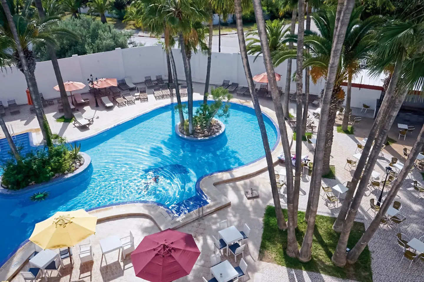 Nesrine OUTDOOR_POOL